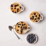 protein baked oats with bluberries.